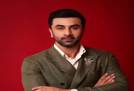 Ranbir Kapoor Buys 25 Acres Near Pune for 16.42 Crore 